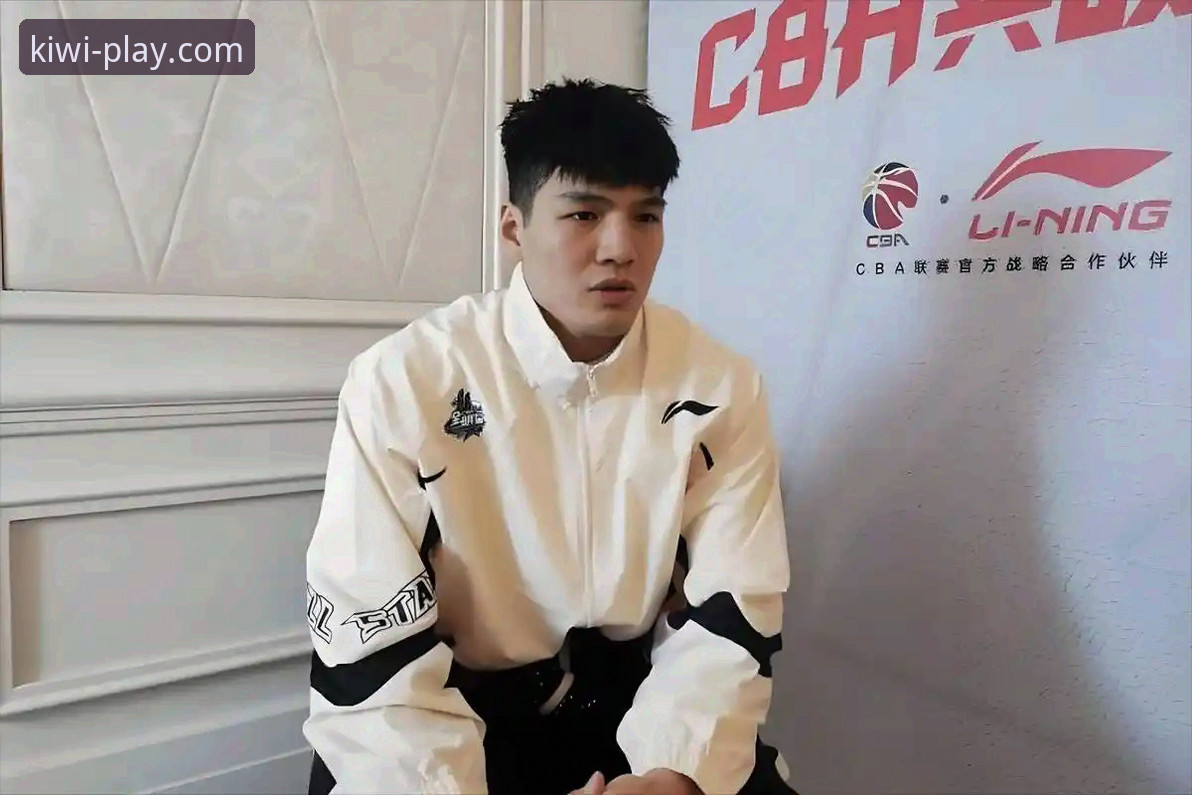 奇异果娱乐使用教程 揭秘CBA状元陈国豪的“回避条款”困局:背后暗藏哪些玄机?
